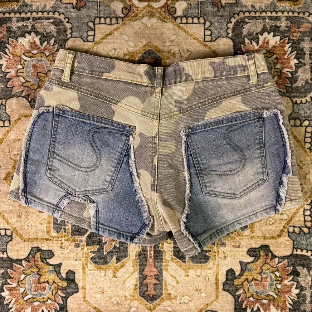 Y2K low mid rise camo patchwork Lazer Jean short early 2000s booty shorts size 3 - Picture 10 of 14